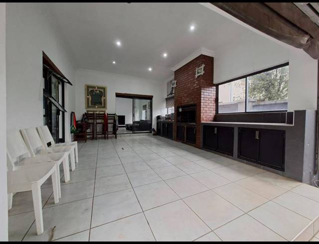4 BEDROOM HOUSE FOR SALE IN MIDSTREAM ESTATE
